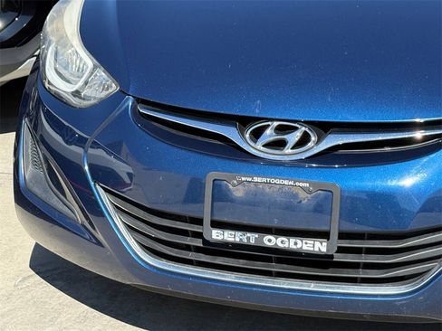 Used 2015 Hyundai Elantra SE image 4