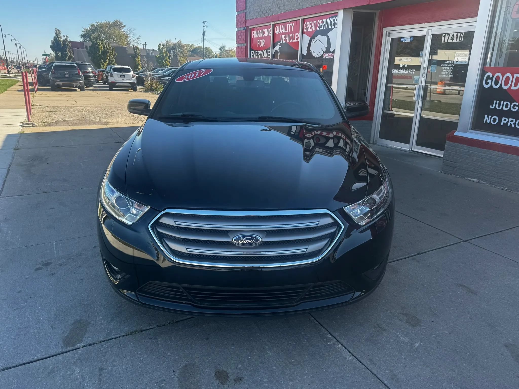 Used 2017 Ford Taurus SEL w/ Equipment Group 201A FWD image 7