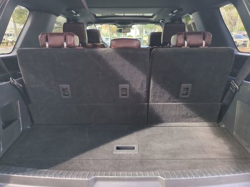 Used 2024 Ford Expedition Limited image 12