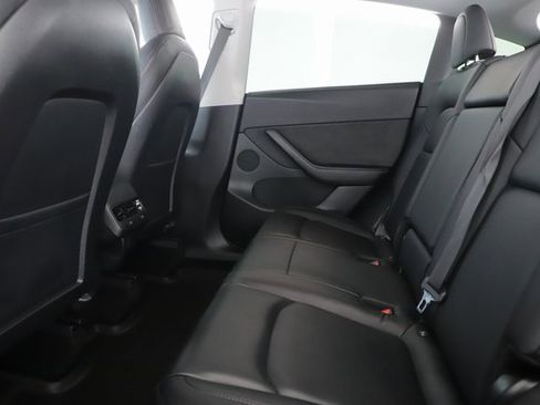 Used 2021 Tesla Model Y Long Range image 23