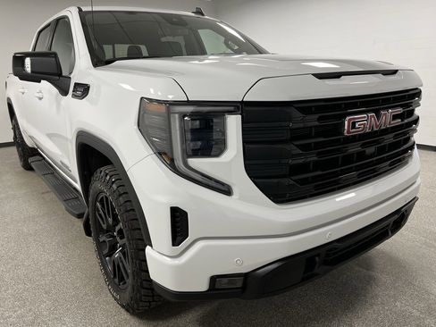 Used 2025 GMC Sierra 1500 Elevation w/ Elevation Premium Package image 2