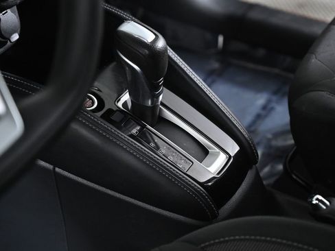 Used 2019 Nissan Kicks SV image 19