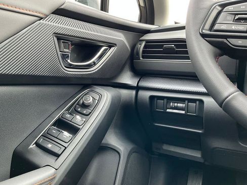 Certified 2025 Subaru Crosstrek 2.5i Limited w/ Crosstrek Mirror Package image 24