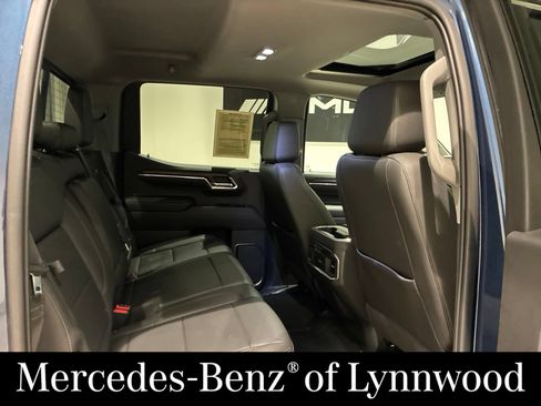 Used 2022 GMC Sierra 1500 SLT w/ SLT Premium Plus Package AWD/4WD image 30