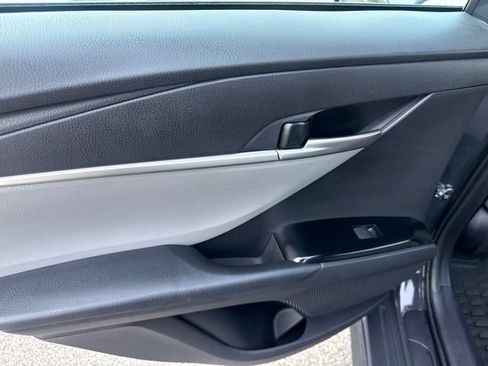 Used 2025 Toyota Camry SE FWD image 22