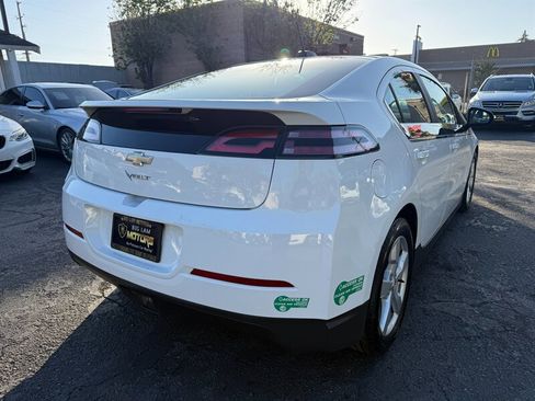 Used 2015 Chevrolet Volt FWD image 5