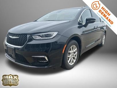 Used 2022 Chrysler Pacifica Touring-L