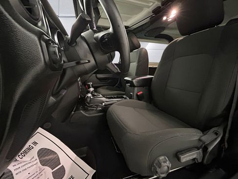 Used 2022 Jeep Wrangler Sport S image 8