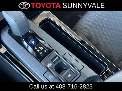 Used 2025 Toyota Prius LE image 25