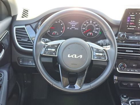 Used 2023 Kia Seltos EX image 25