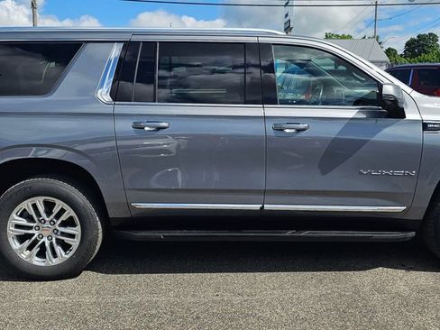 Used 2022 GMC Yukon XL SLT w/ SLT Luxury Package AWD/4WD image 9