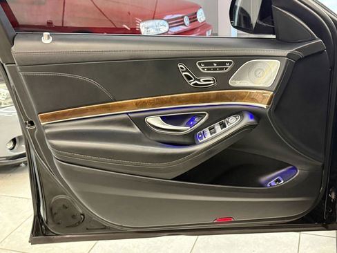 Used 2016 Mercedes-Benz S 550 4MATIC Sedan image 17