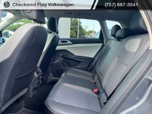 Used 2025 Volkswagen Taos SE FWD image 26