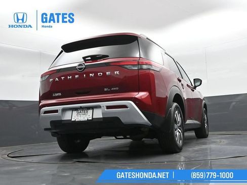 Used 2023 Nissan Pathfinder SL AWD/4WD image 39