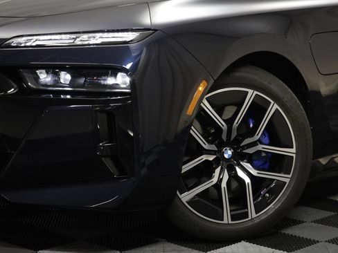 Used 2026 BMW 750e xDrive w/ Executive Package AWD/4WD image 3