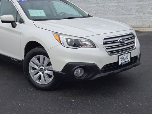 Used 2017 Subaru Outback 2.5i Premium image 2