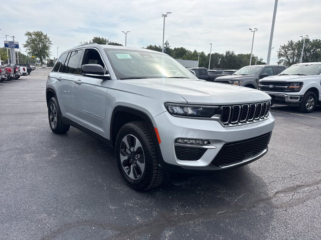 Used 2024 Jeep Grand Cherokee Limited 4xe AWD/4WD image 4