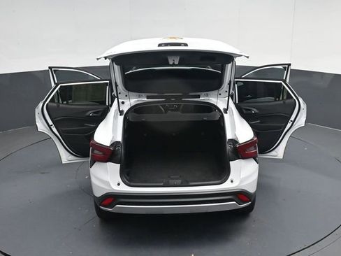 Used 2025 Chevrolet Trax LT image 54