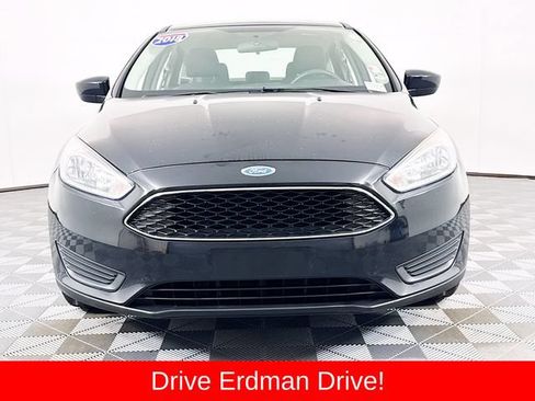 Used 2018 Ford Focus SE FWD image 2