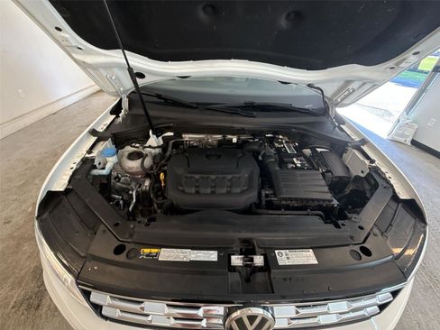 Used 2020 Volkswagen Tiguan SE w/ Panoramic Sunroof Package AWD/4WD image 18