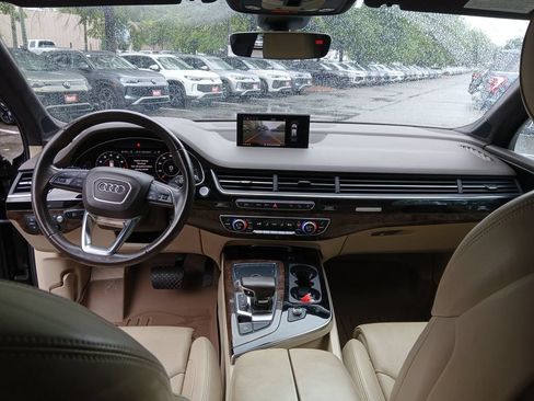 Used 2017 Audi Q7 3.0T Prestige w/ Prestige Package AWD/4WD image 25