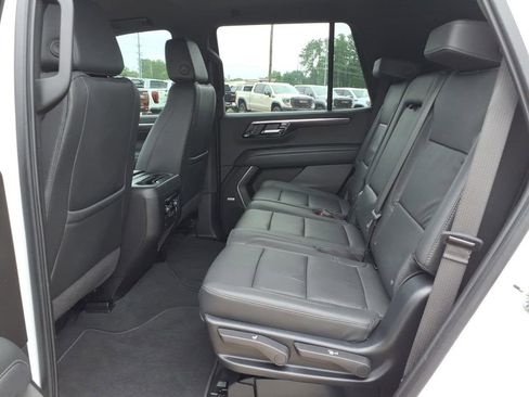 Used 2025 Chevrolet Tahoe LT w/ Comfort Package RWD image 18