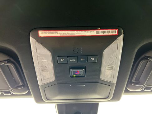 Used 2022 Toyota RAV4 SE image 22