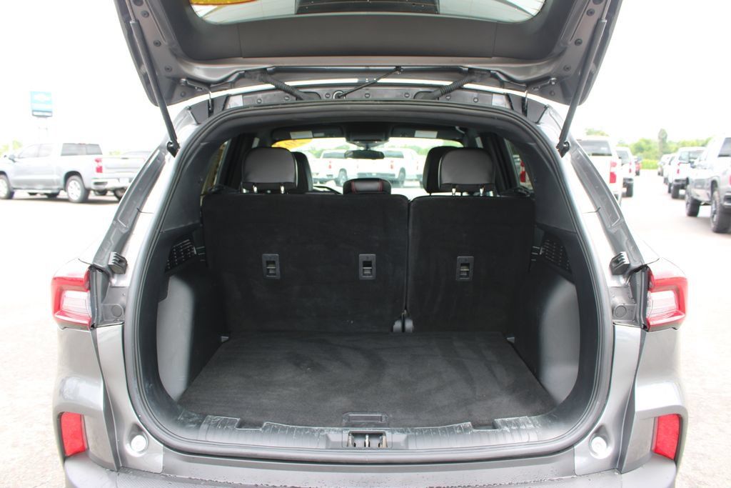 Used 2025 Ford Escape ST-Line FWD image 16