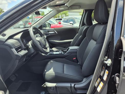 New 2025 Mitsubishi Outlander ES image 7