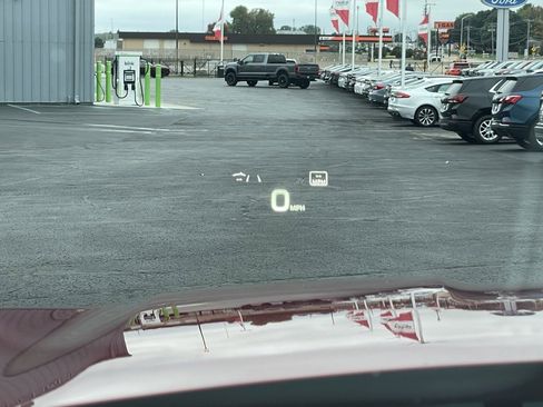 Used 2025 GMC Acadia AT4 w/ Luxury Package image 26