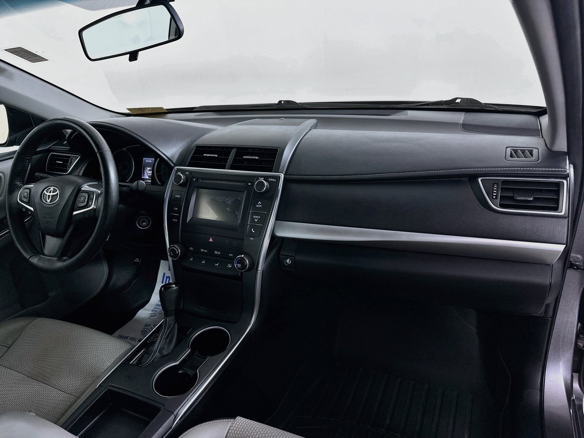 Used 2016 Toyota Camry SE FWD image 26