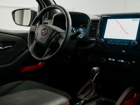 Used 2024 Nissan Frontier PRO-4X w/ Off-Road Protection Package image 31