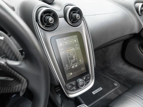 Used 2020 McLaren 570S Spider RWD image 38