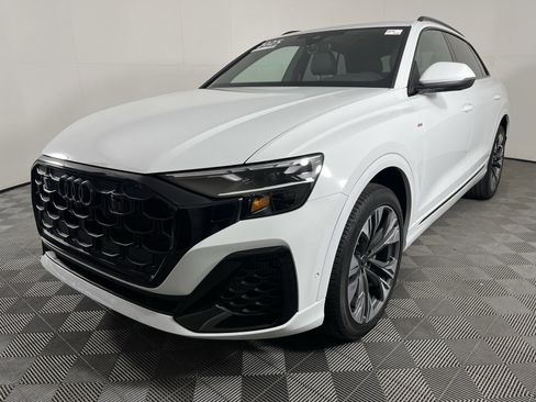 Used 2025 Audi Q8 Premium Plus w/ Premium Plus Package image 4