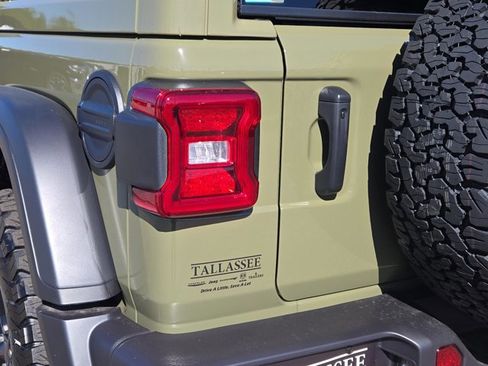 New 2026 Jeep Wrangler Rubicon image 9