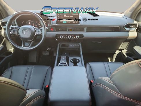 Used 2024 Honda Pilot TrailSport image 13