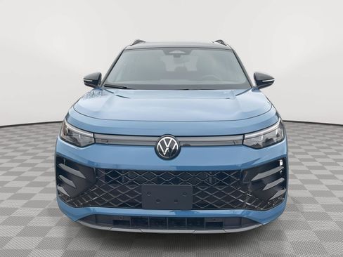 New 2026 Volkswagen Tiguan SE R-Line AWD/4WD image 2