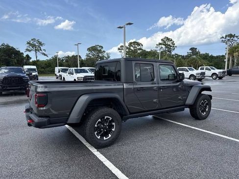 Used 2026 Jeep Gladiator Rubicon AWD/4WD image 3