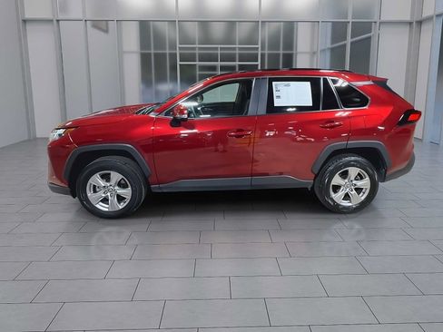 Used 2025 Toyota RAV4 XLE AWD/4WD image 5