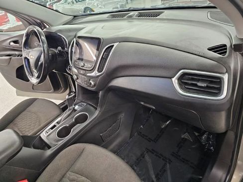 Used 2018 Chevrolet Equinox LT w/ Sun & Infotainment Package image 8