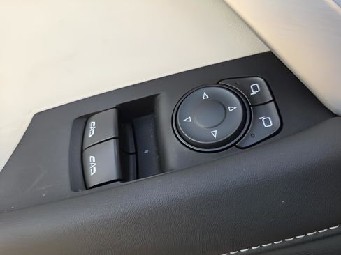 Used 2021 Chevrolet Camaro SS RWD image 34