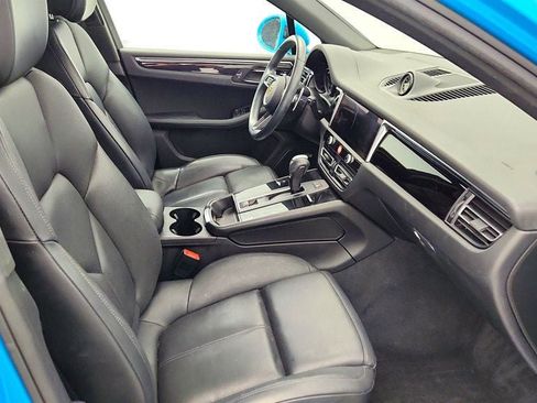 Used 2022 Porsche Macan w/ Premium Package Plus image 22