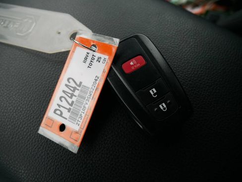 Certified 2025 Toyota RAV4 XLE AWD/4WD image 30