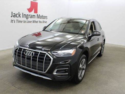Certified 2022 Audi Q5 2.0T Premium Plus w/ Premium Plus Package AWD/4WD image 2