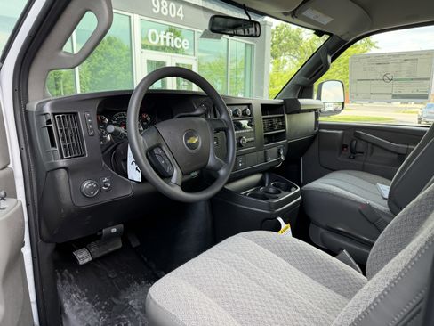 New 2026 Chevrolet Express 3500 Extended RWD image 12