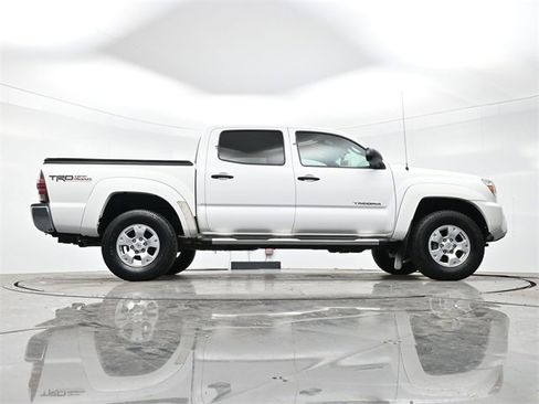 Used 2012 Toyota Tacoma PreRunner image 26