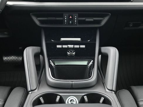 New 2026 Porsche Cayenne Coupe image 10