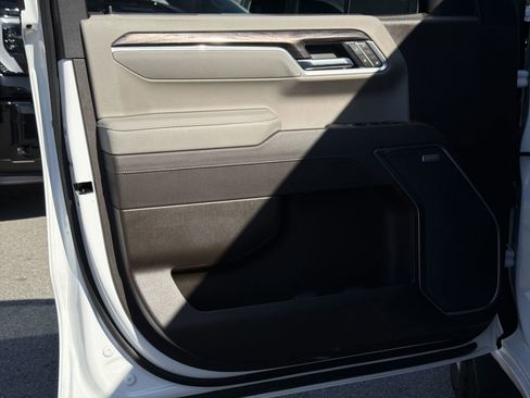 Used 2025 Chevrolet Silverado 1500 LTZ w/ LTZ Premium Package image 14