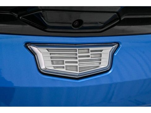 New 2026 Cadillac Optiq Luxury 2 image 36