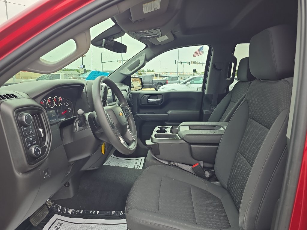 Used 2022 Chevrolet Silverado 1500 Custom w/ Safety Confidence Package AWD/4WD image 9